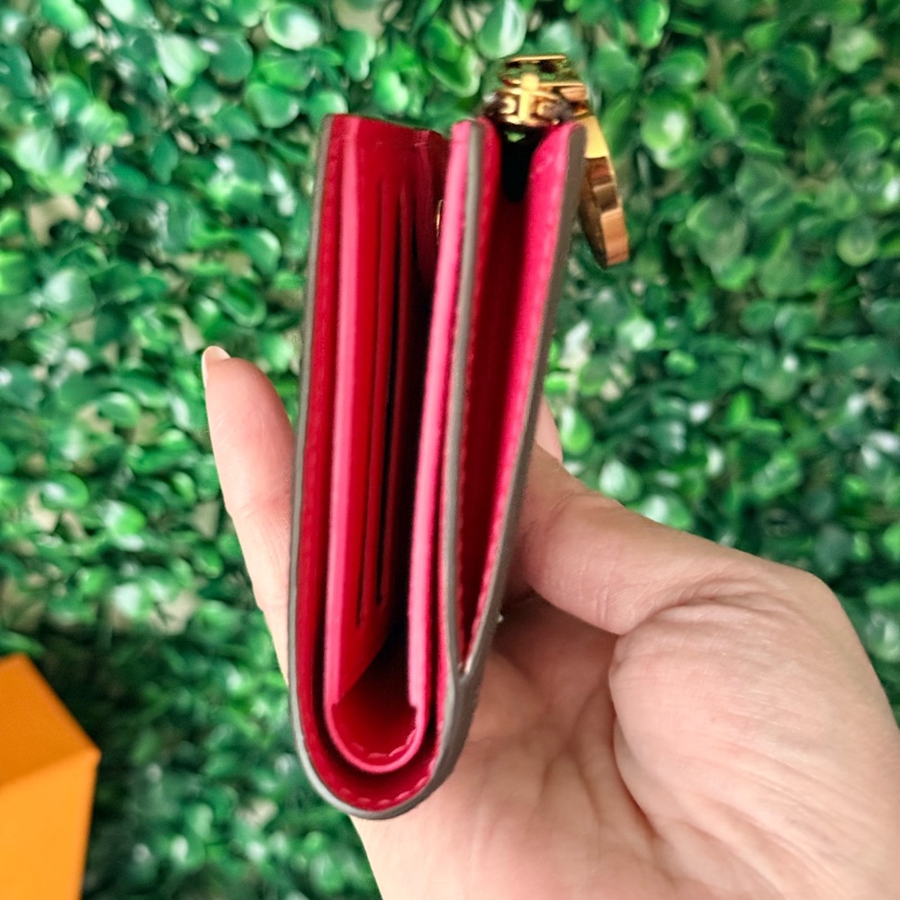 Louis Vuitton Monogram Small Compact Lisa Zip Wallet - Red Interior Like New - Picture 6 of 9